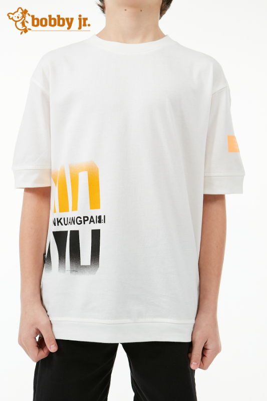 beyaz t-shirt siyah kapri